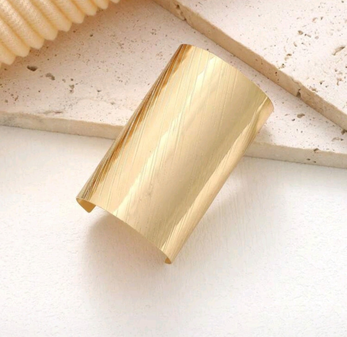 AURA PONYTAIL CUFF