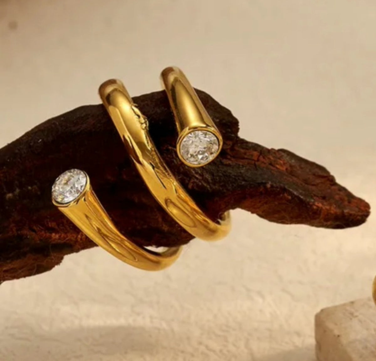 HELIA RING