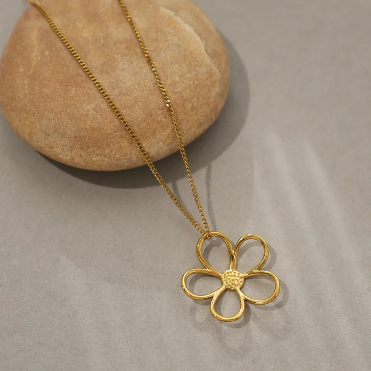 DAHLIA NECKLACE