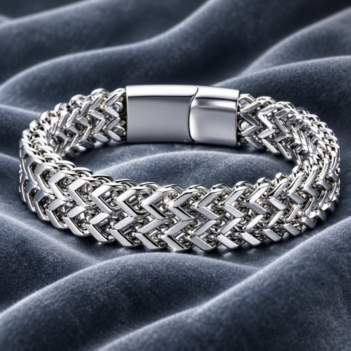 TITAN BRACELET